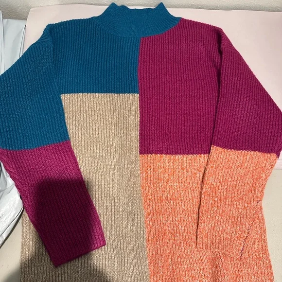 Colorblock Women's Sweater - Picture 3 of 3